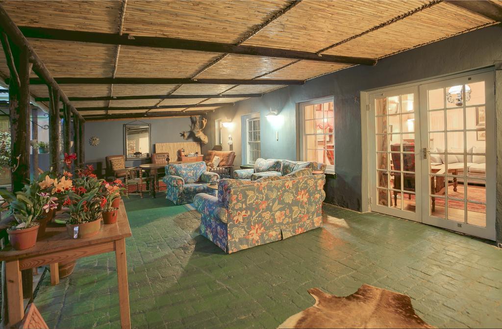 Outeniqua Travel Lodge George Luaran gambar